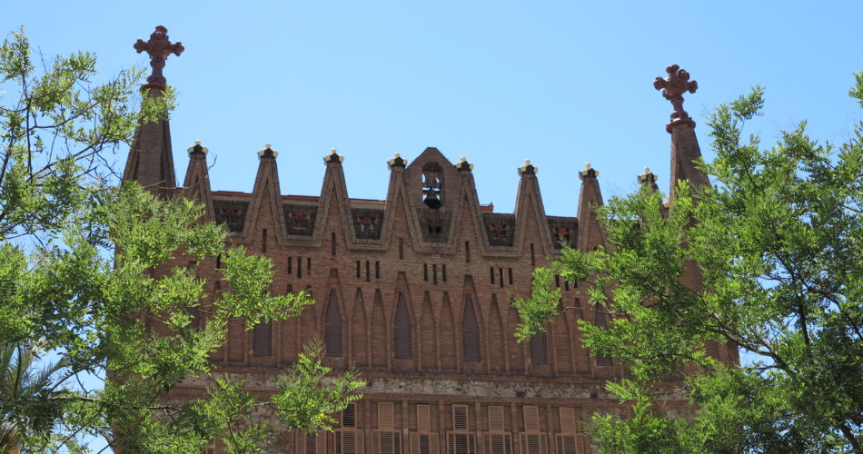 El col·legi de les Teresianes obra Gaudí a Barcelona